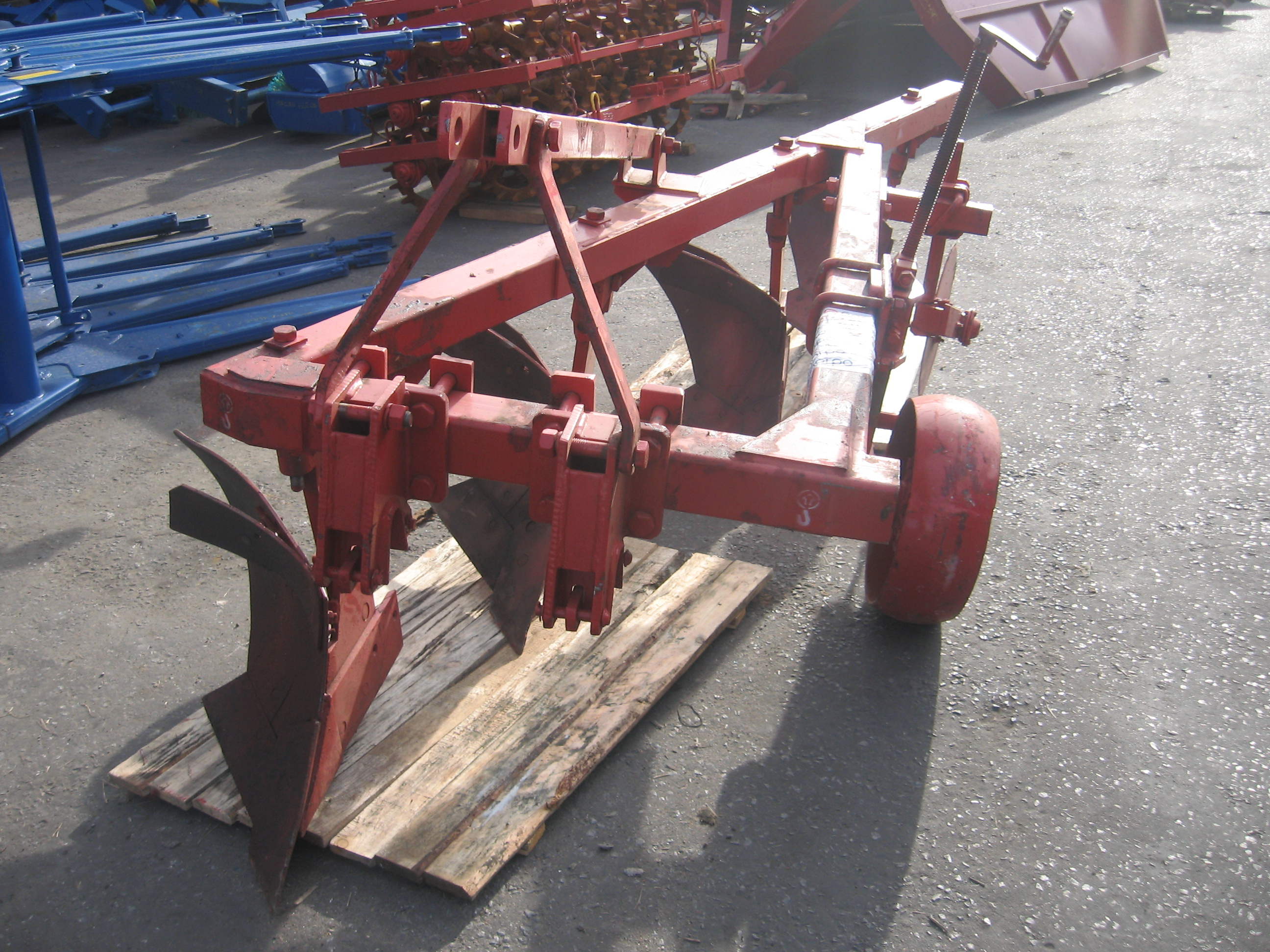 Плуг 4-х корпусный навесной ПЛН-4-35П2 , plug-4-kh-korpusniy-navesnoy-pln-4-35p2 | img-2